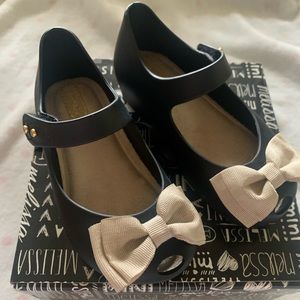 Mini Melissa black and cream bow size 9 new in box